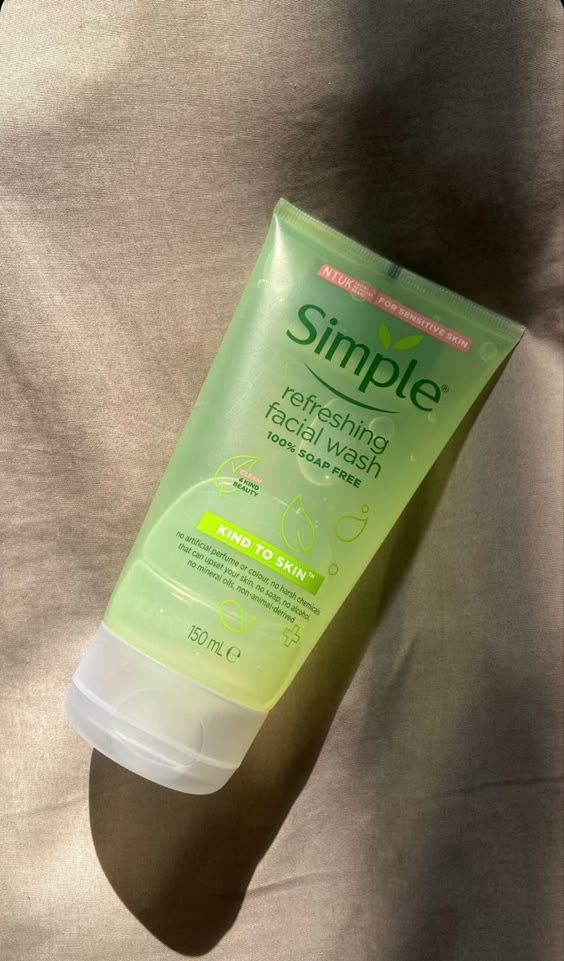 SIMPLE FACE WASH