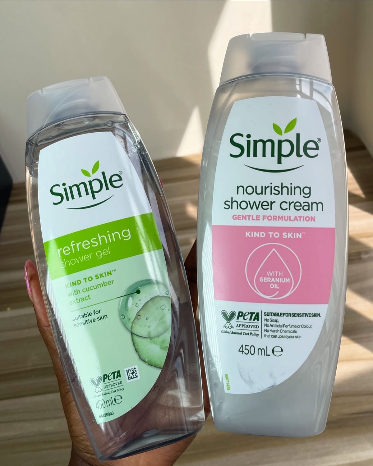SIMPLE REFRESHING SHOWER GEL BATH