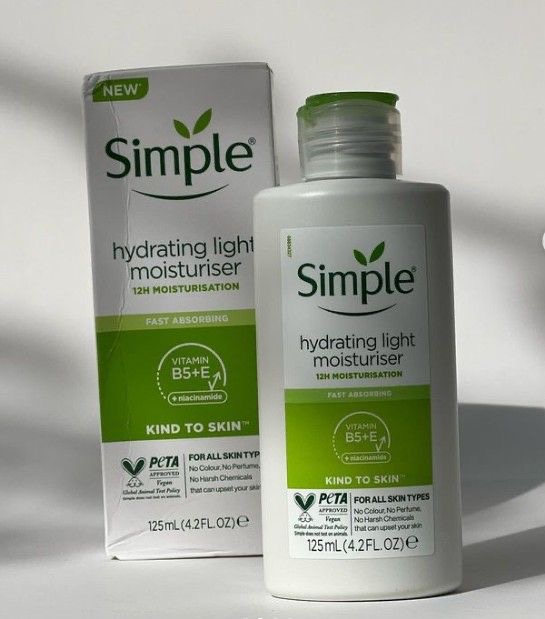SIMPLE HYDRATING LIGHT MOISTURIZER image