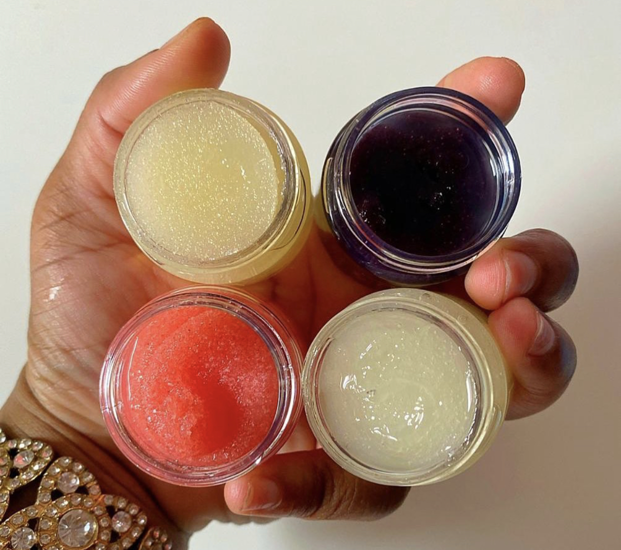 Lips scrub image