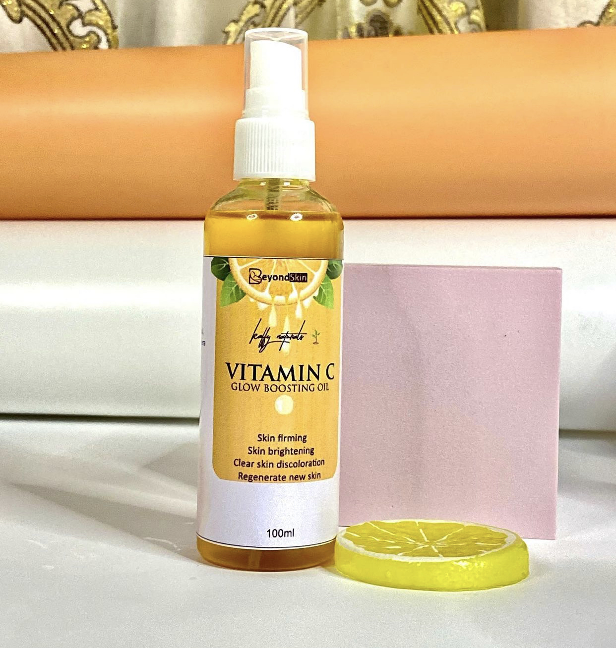 Vitamin c glow boosting oil image