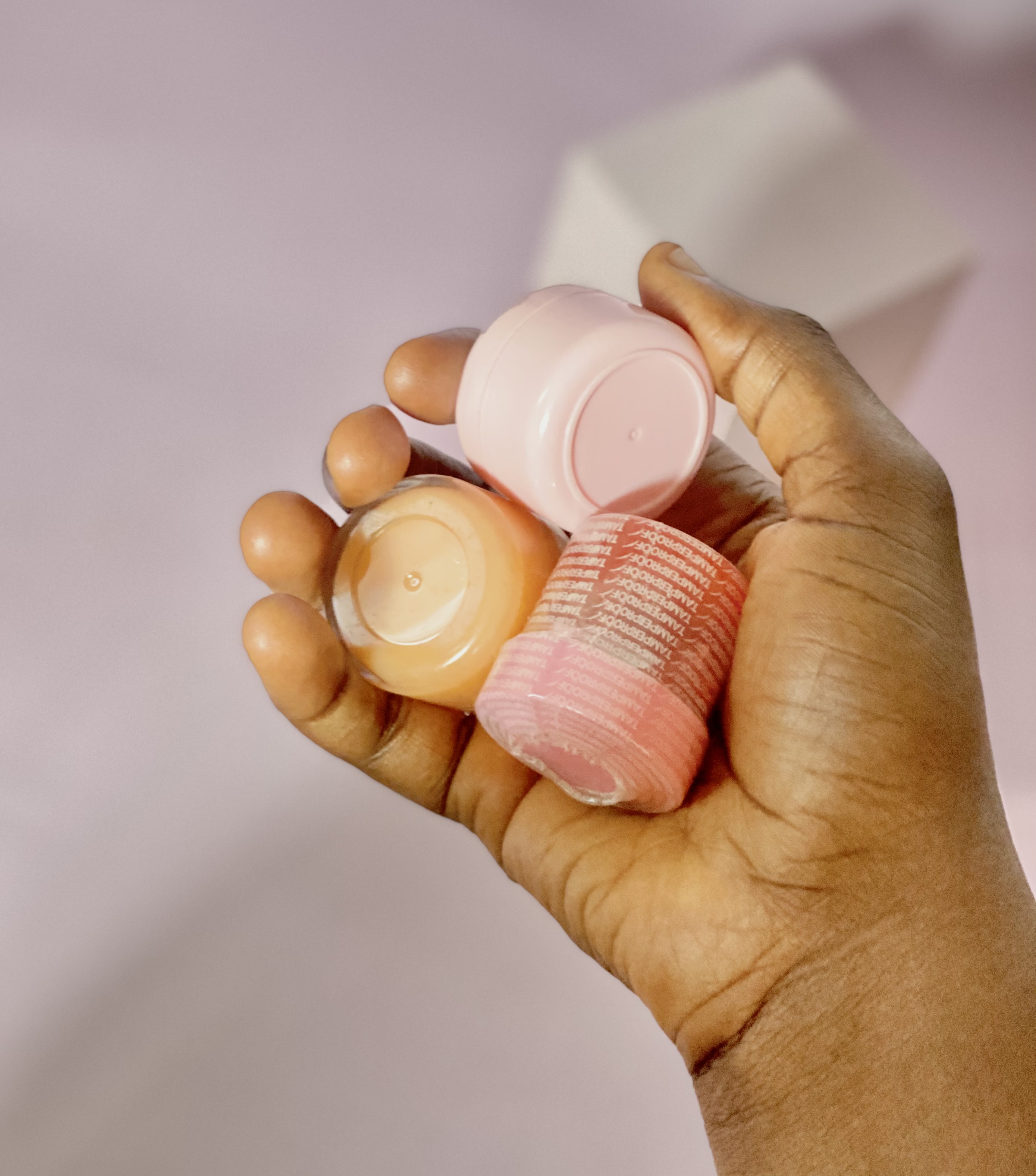 Lips moisturizer image