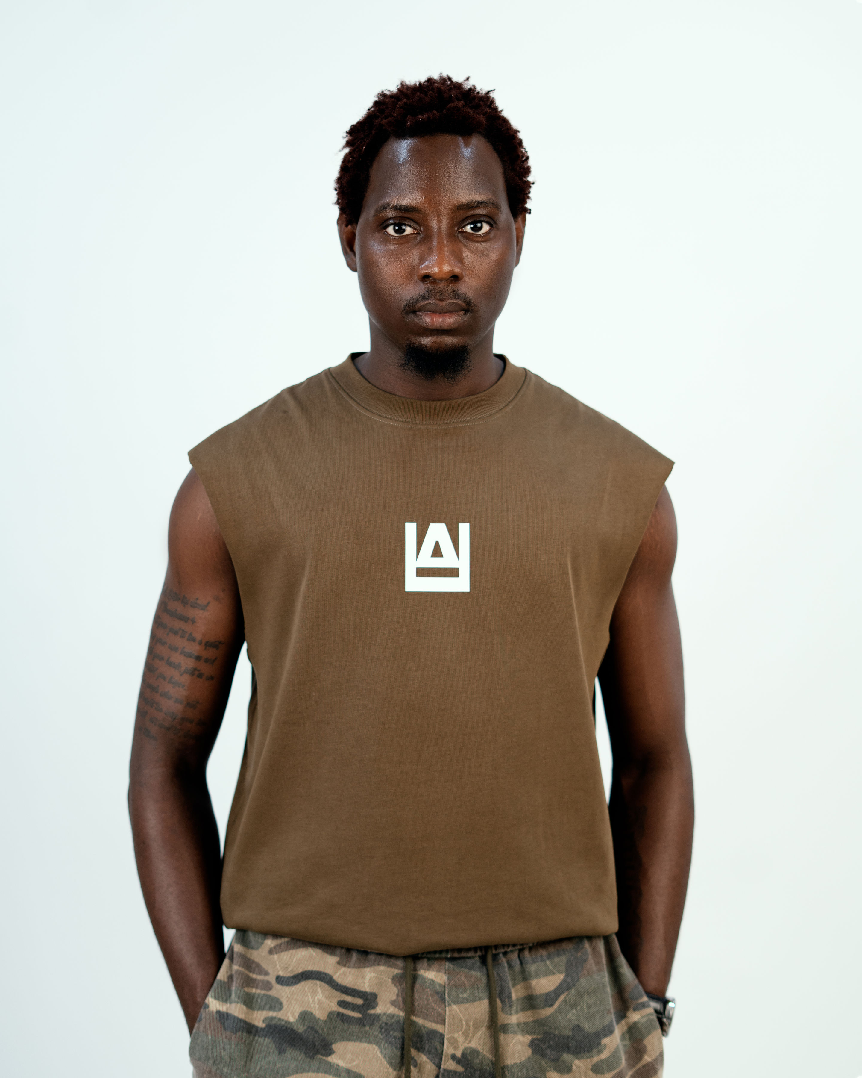 BLA, brown Amrless image