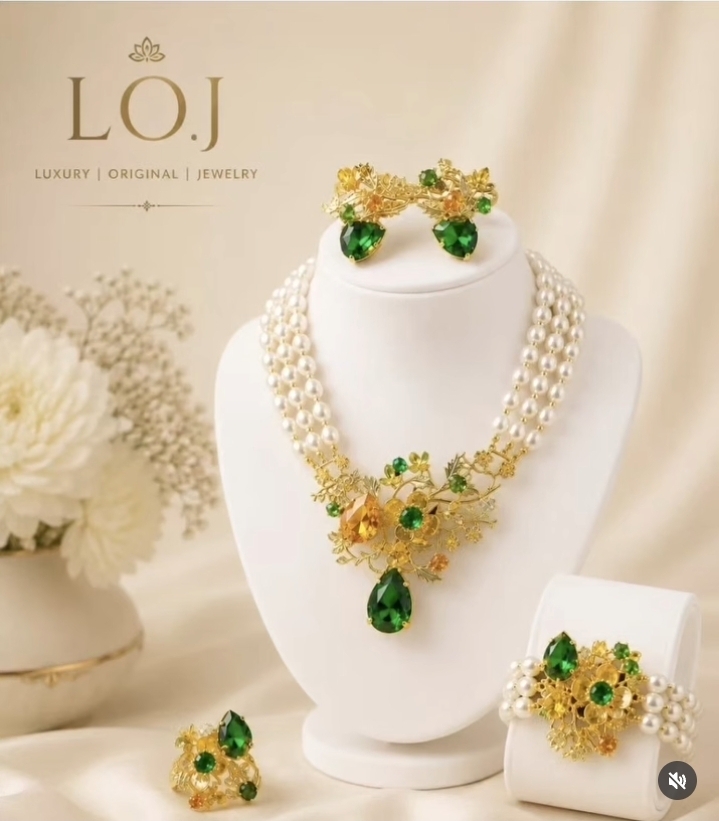 Freshwater Pearls Necklace With Citrine and Emerald Pendant image