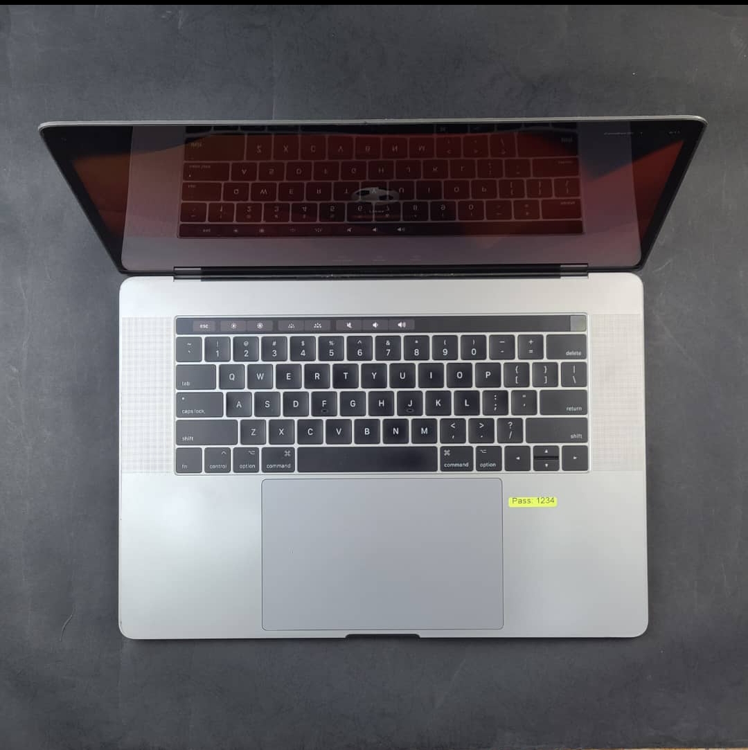 MacBook Pro 2017 15" Touch Bar, Core i7 / 16gb/256gb