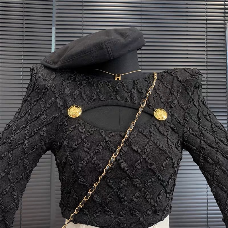 High class ruched top image