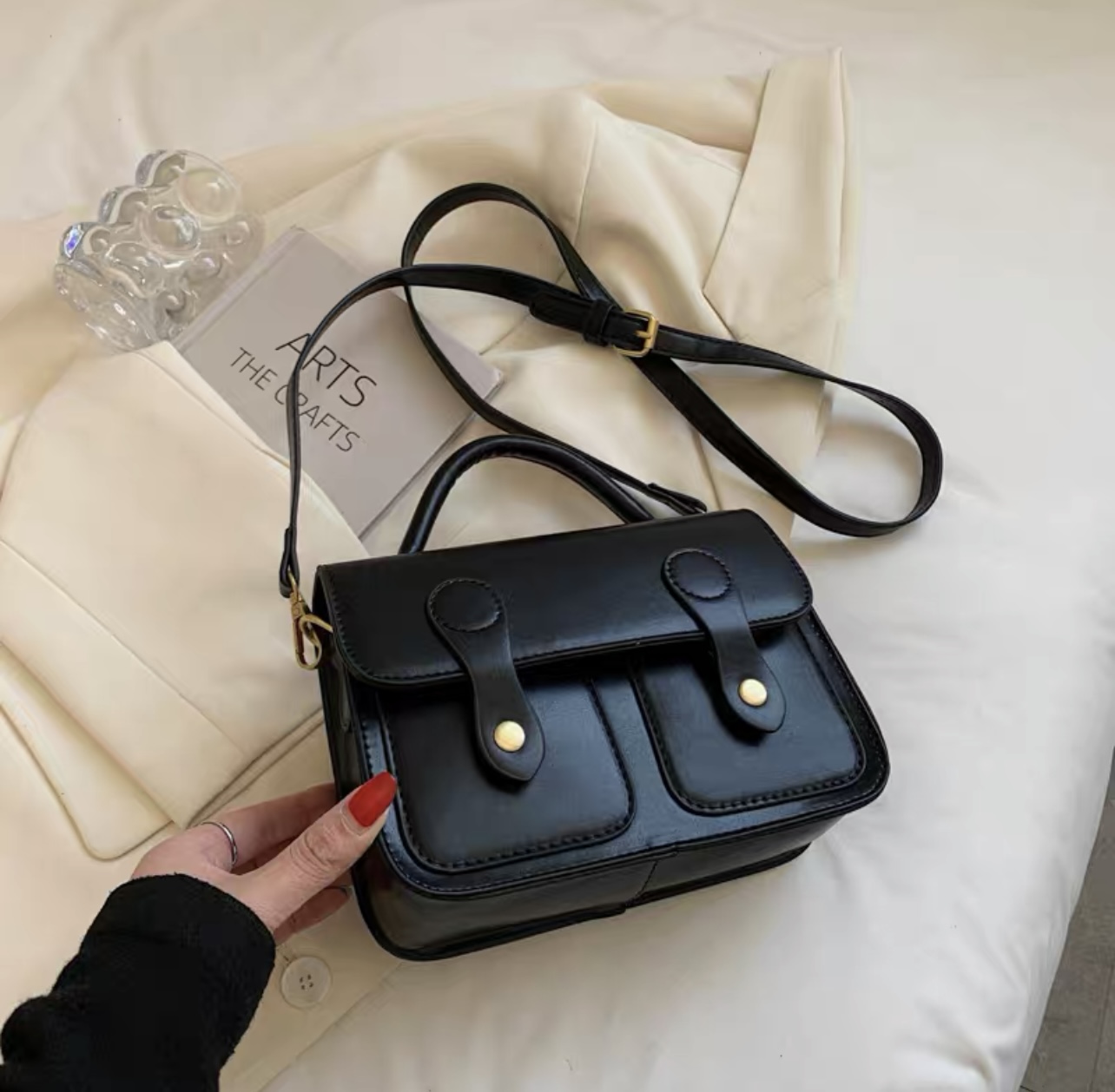 On the VIP list sling bag BG127 image