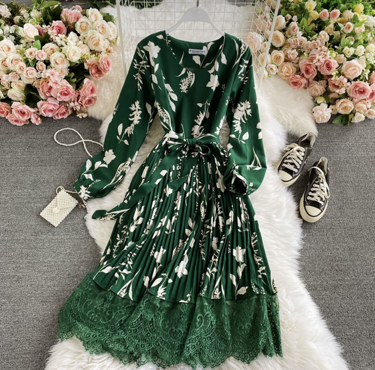Ex marks the spot lace dress CD174 image