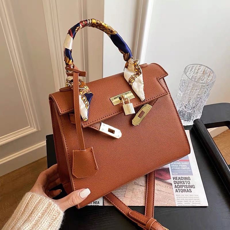 Keep it going scarf chic bag BG108