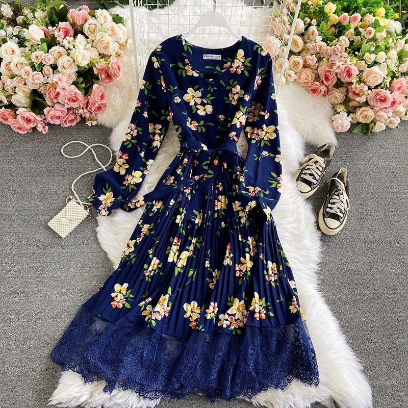 Ex marks the spot lace dress CD174 image