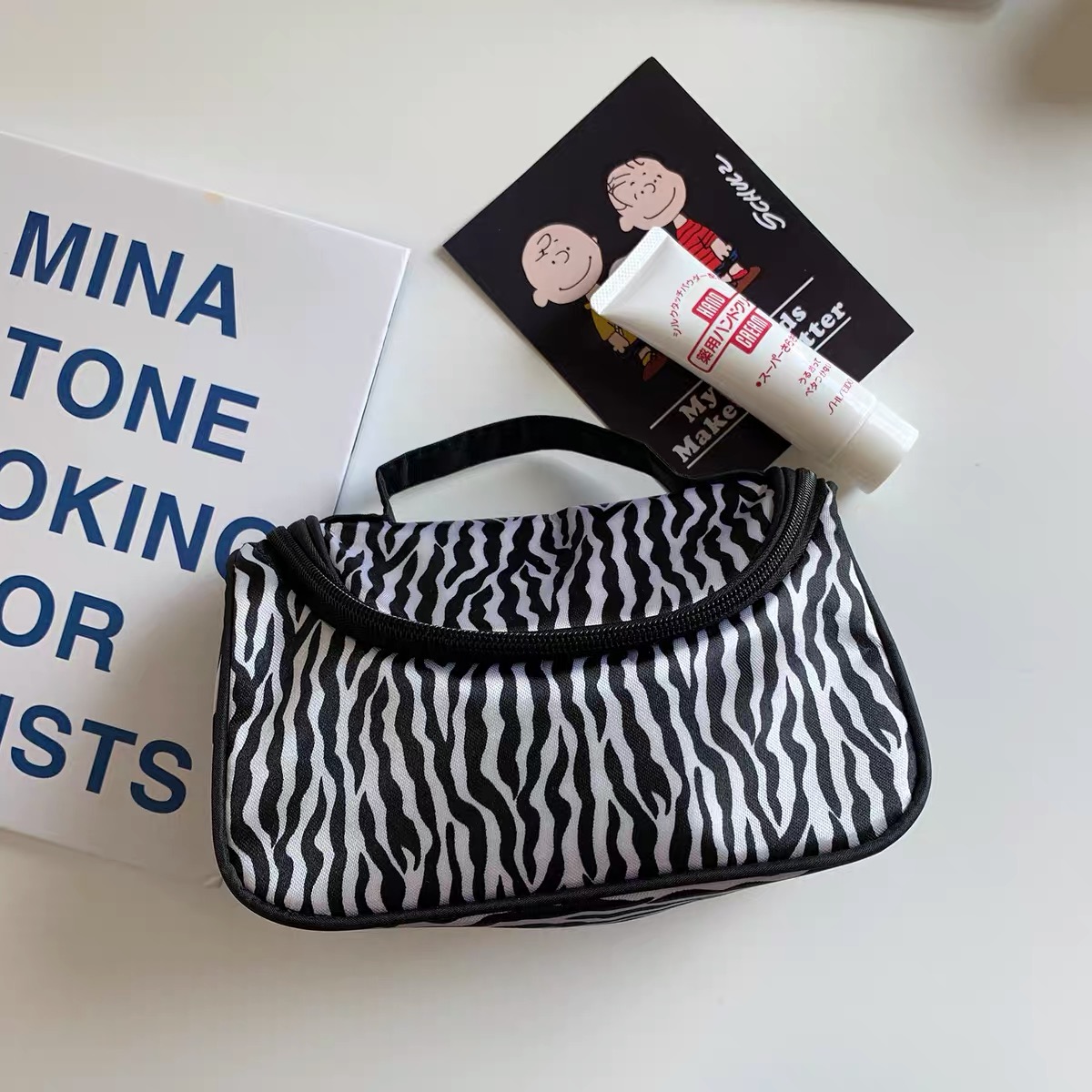 Cosmetics bag MK110 images