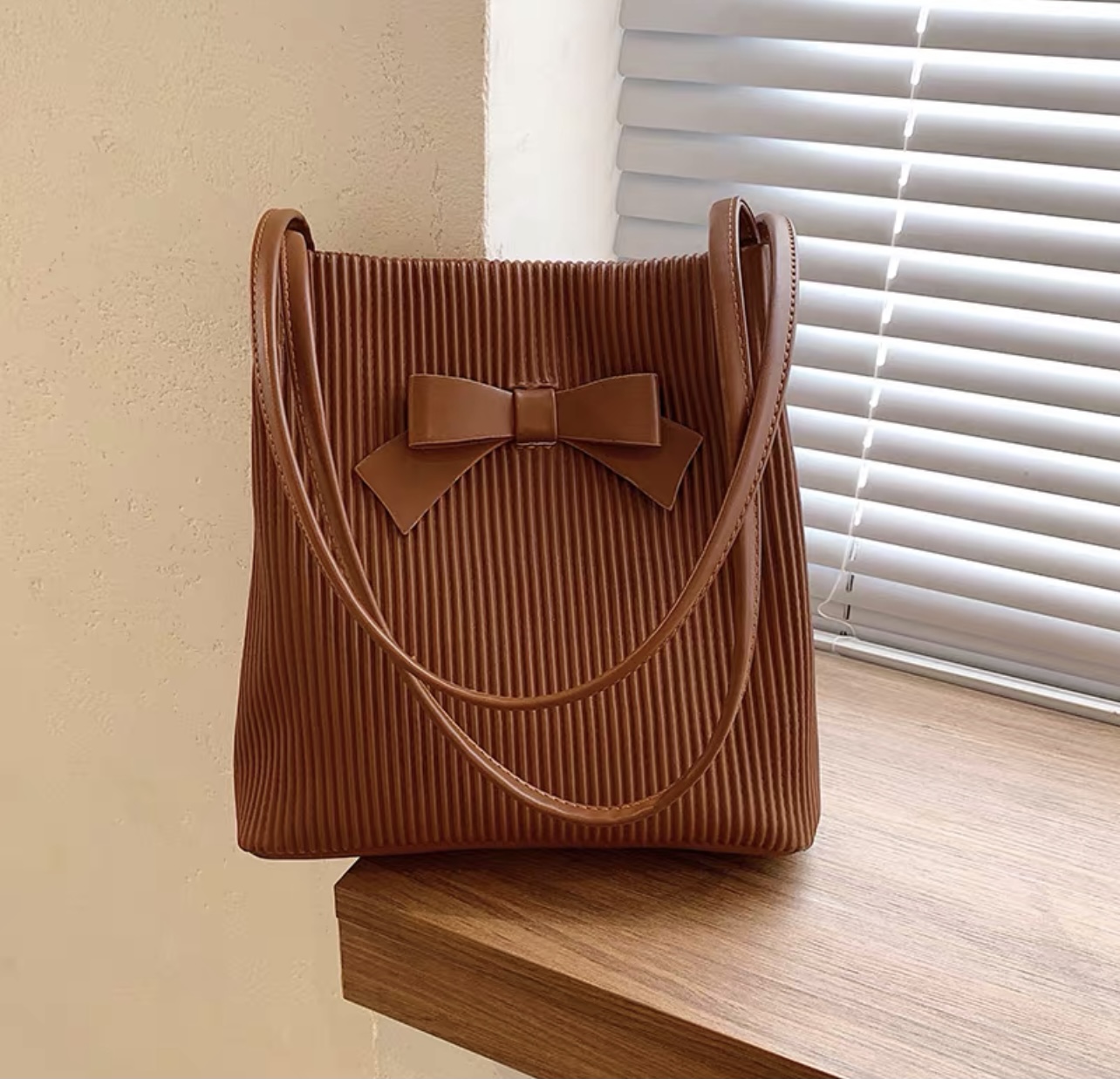 Hit the whip casual bag BG110 image