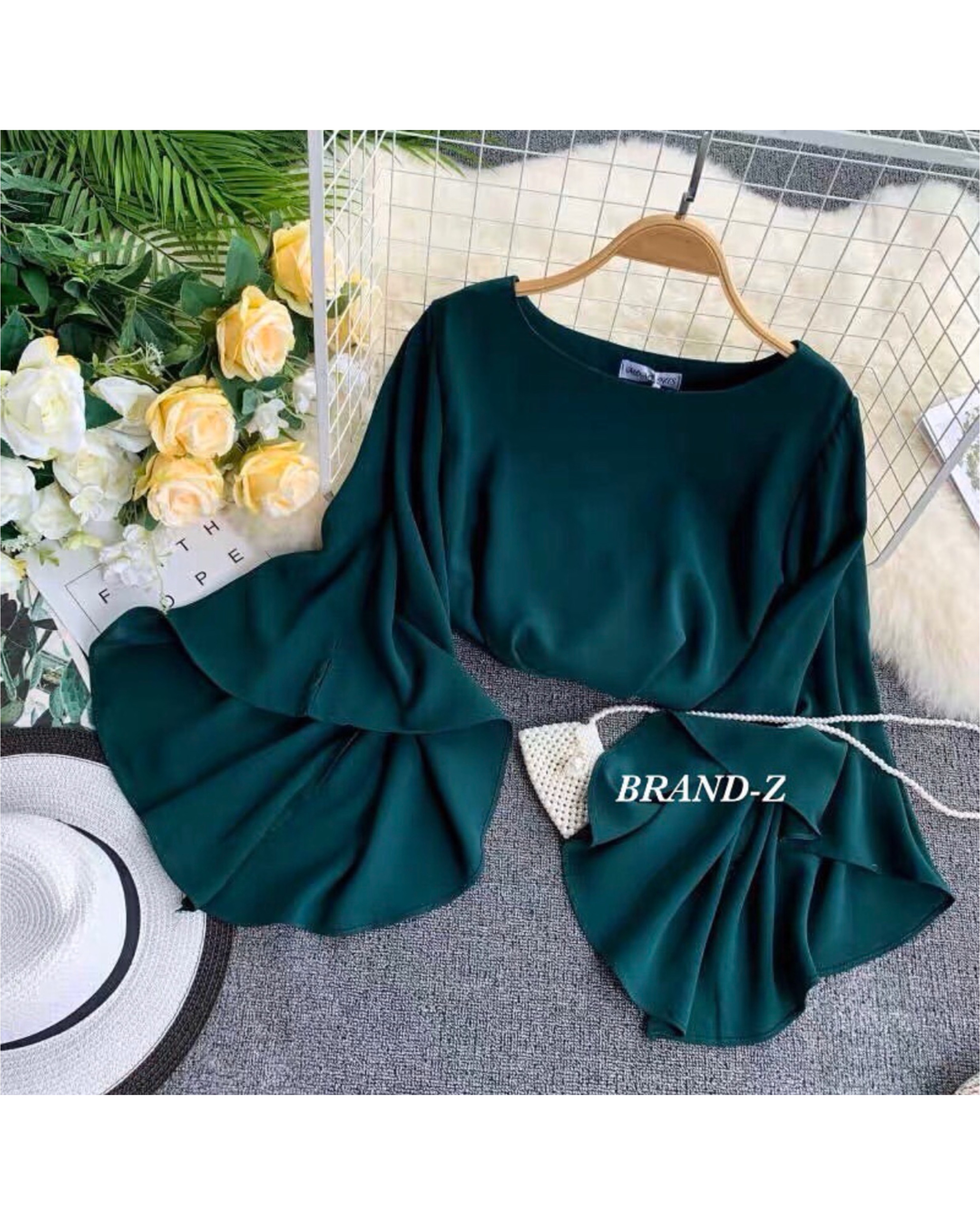 Wonderland flayed sleeve blouse BE105 image