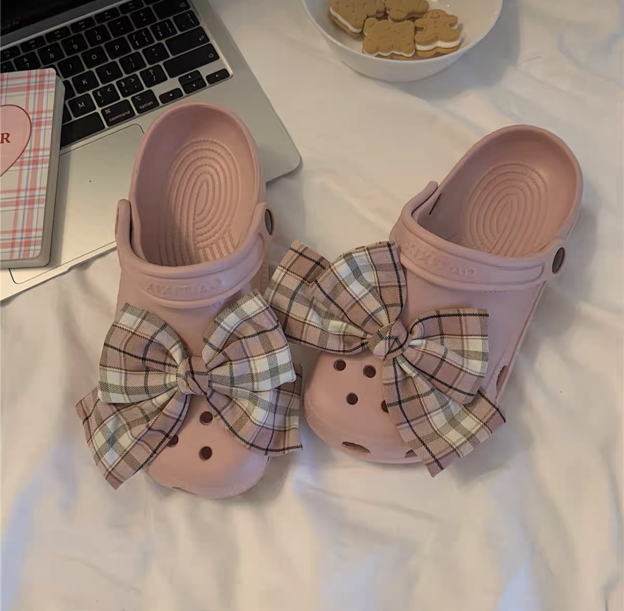 BFF party crocs SNZZ321 images