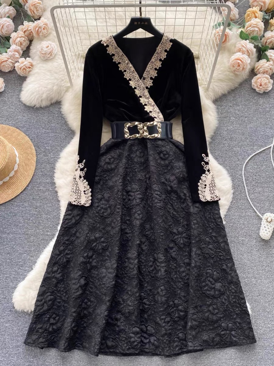 British royal brocade dress FD270 image