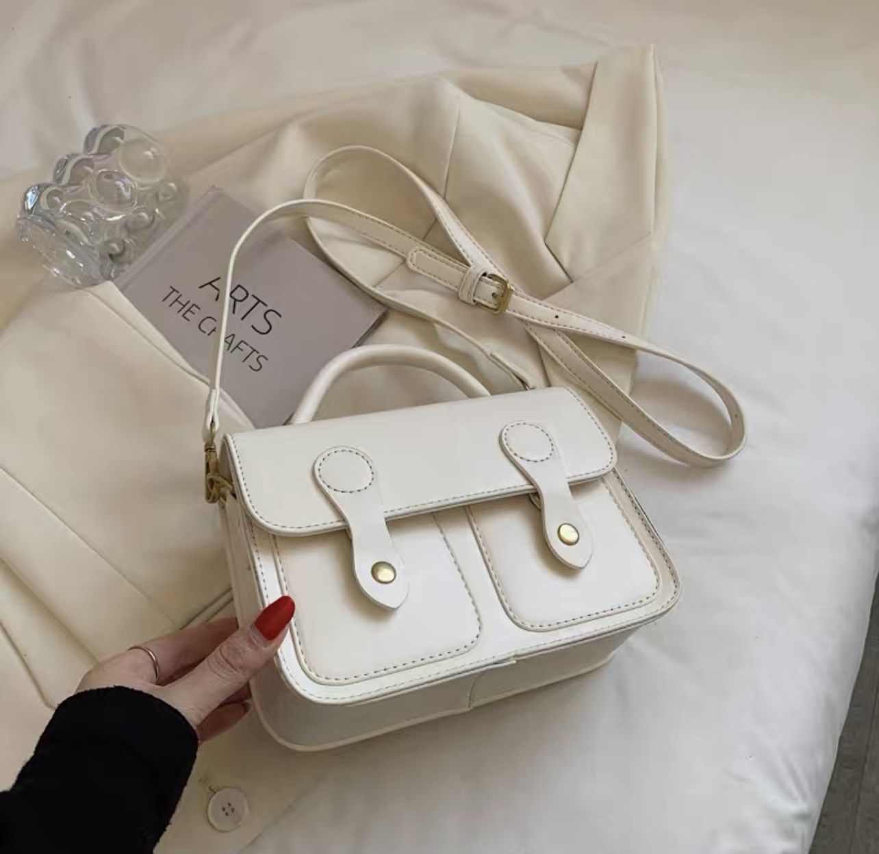 On the VIP list sling bag BG127 image