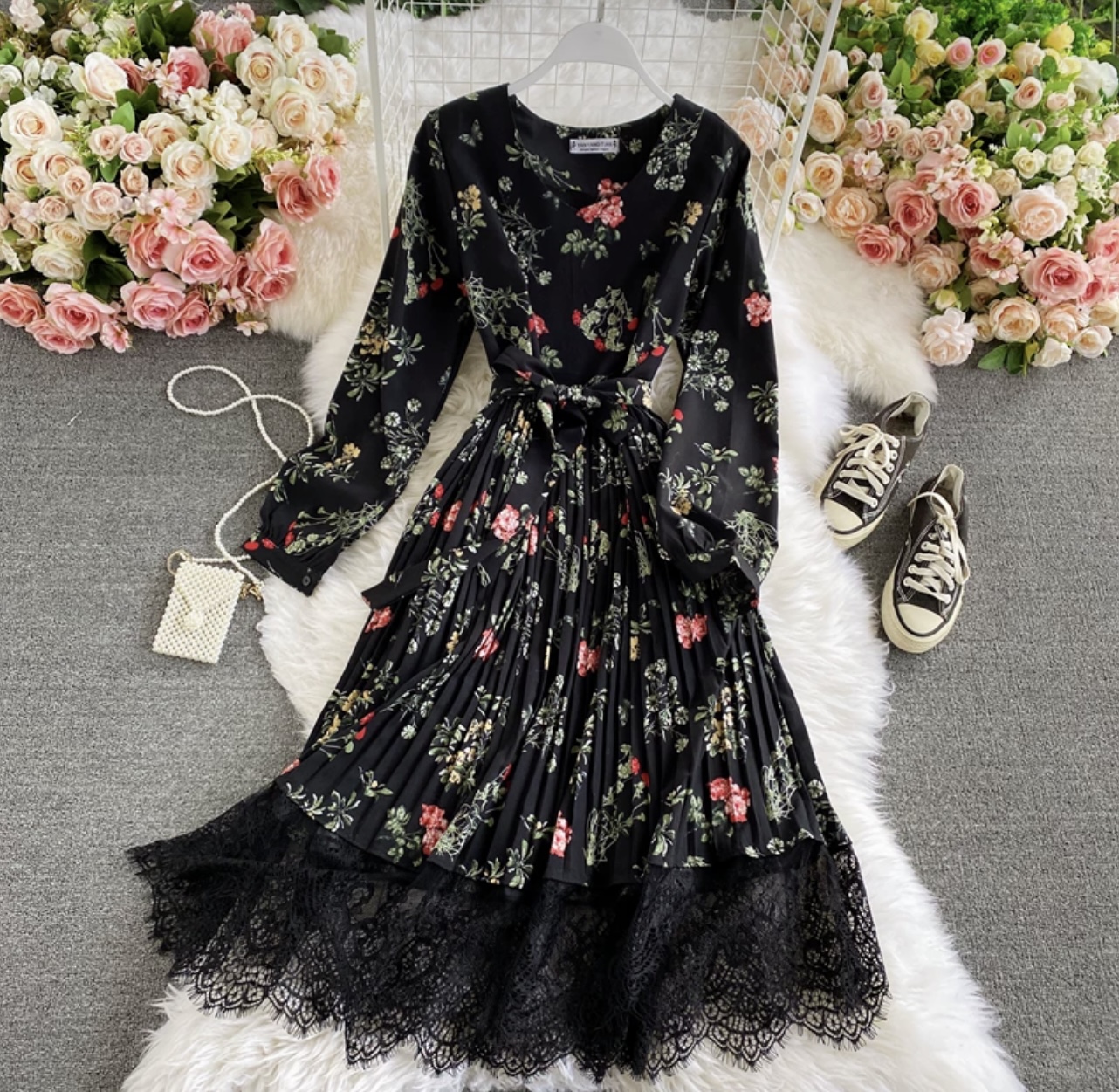 Ex marks the spot lace dress CD174 image