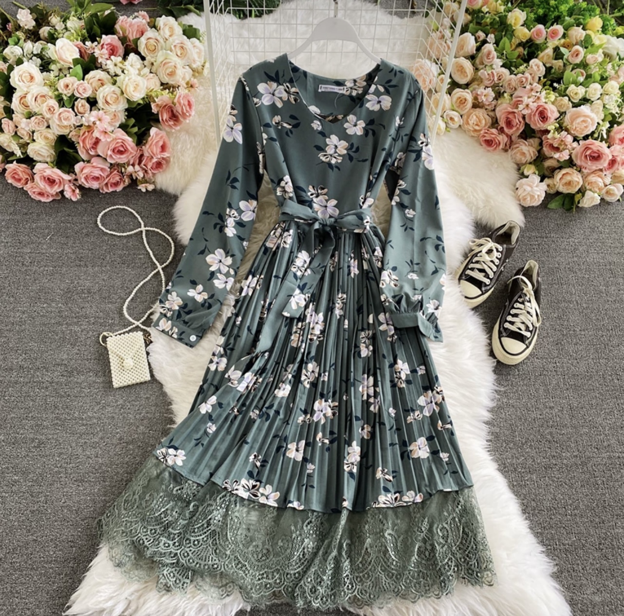 Ex marks the spot lace dress CD174 image
