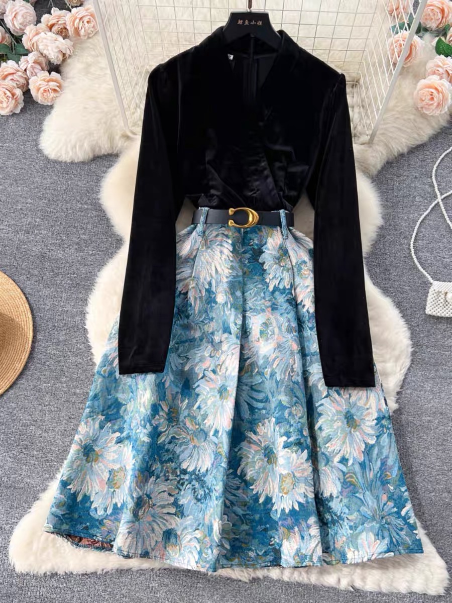 Crushing hearts floral velvet dress FD340 image