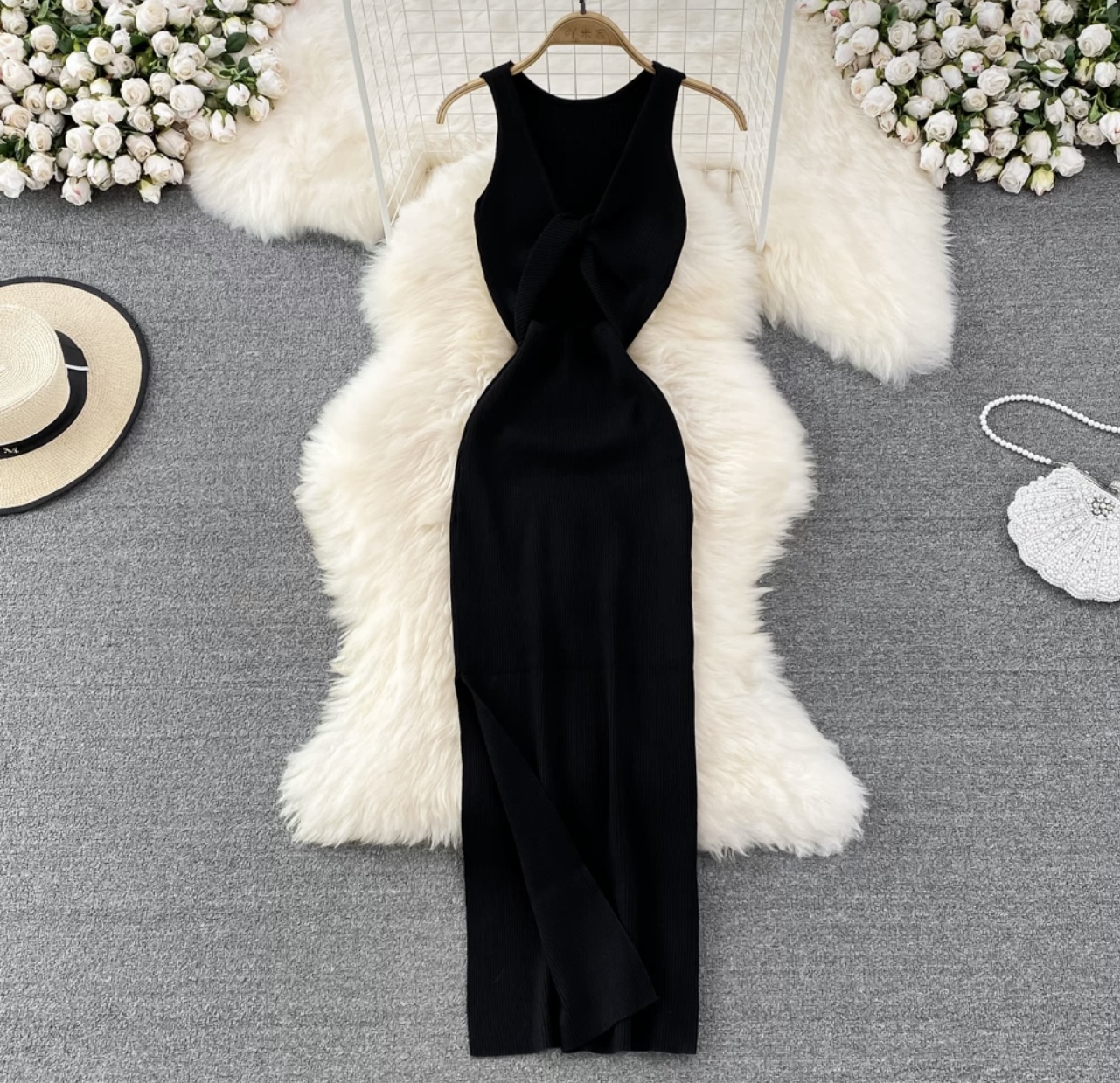 Heart eyes caged knit gown CBC58 image