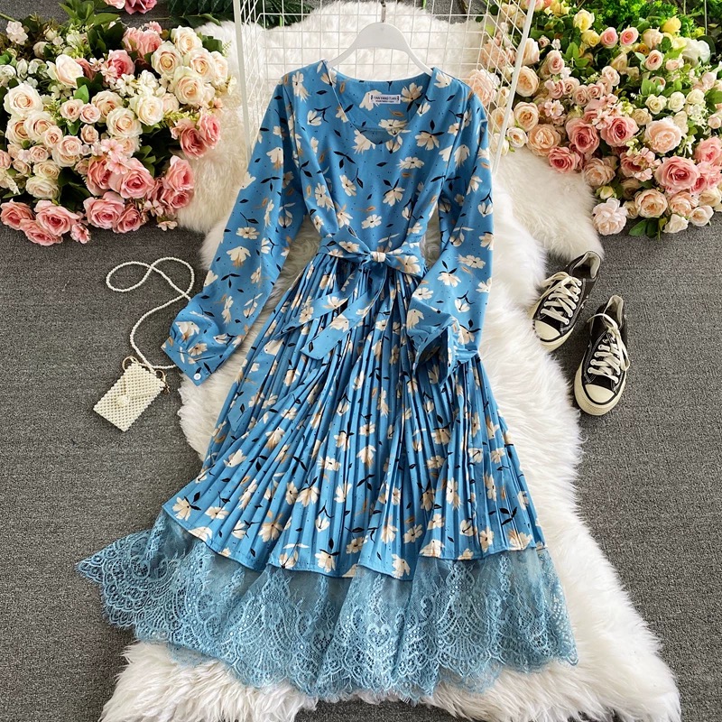 Ex marks the spot lace dress CD174 image