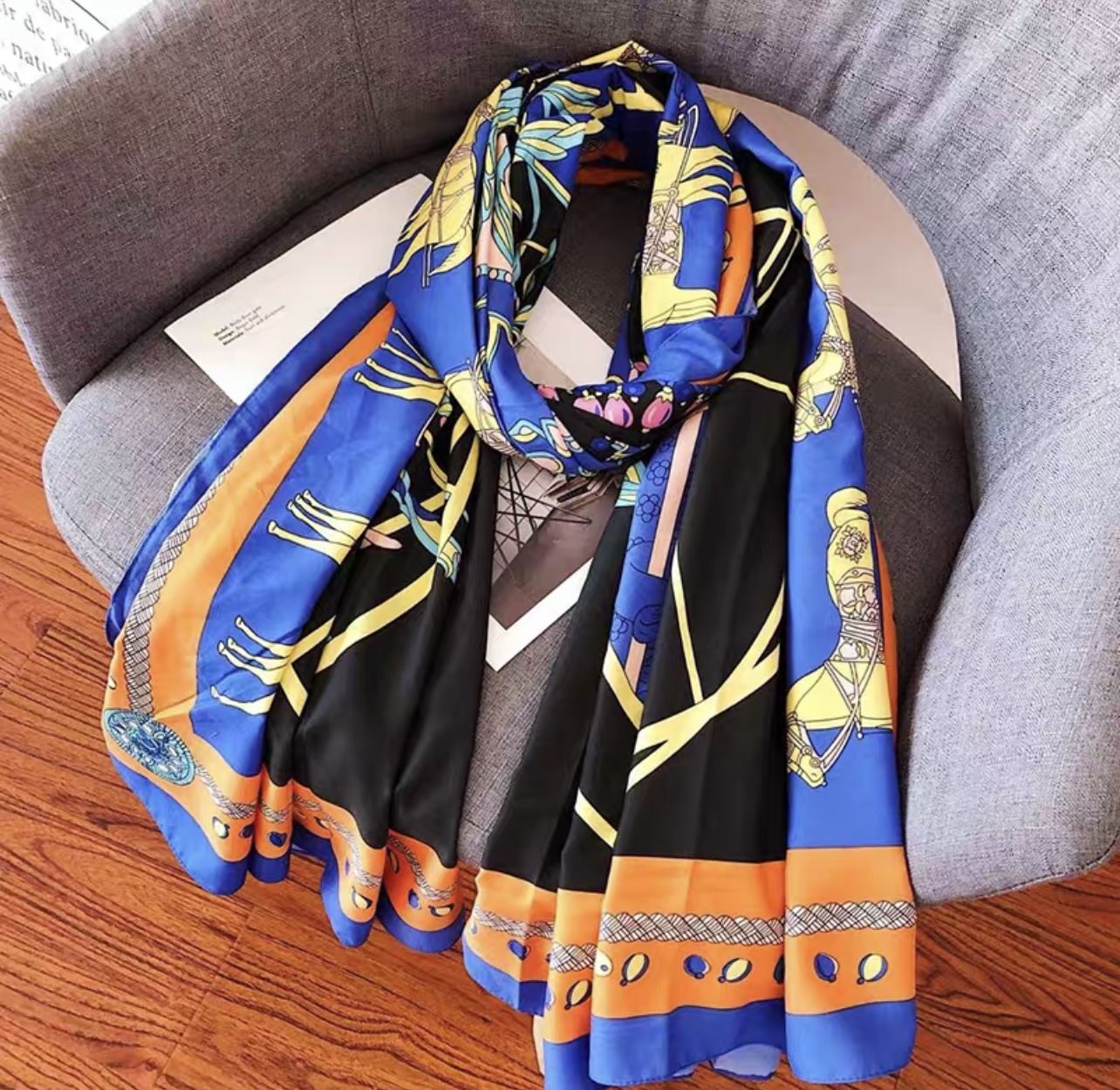Hermes style print scarf HW117 image