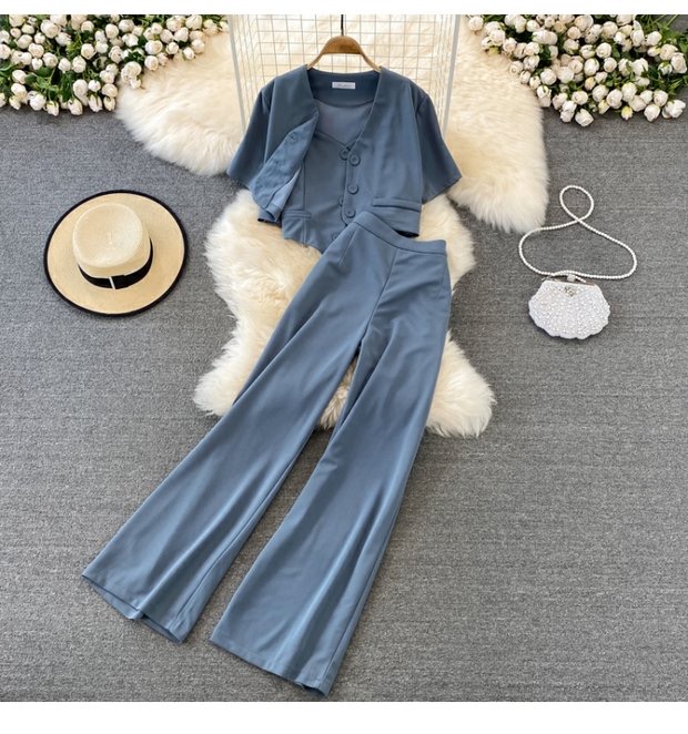 Signing autographs in the VIP set TPZZ512 image