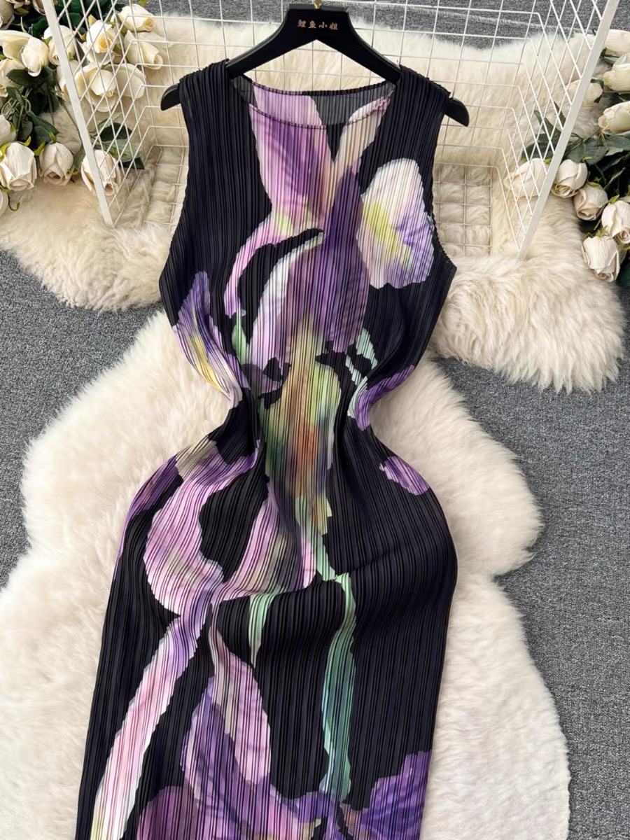 Party goes on gown CBC141 image