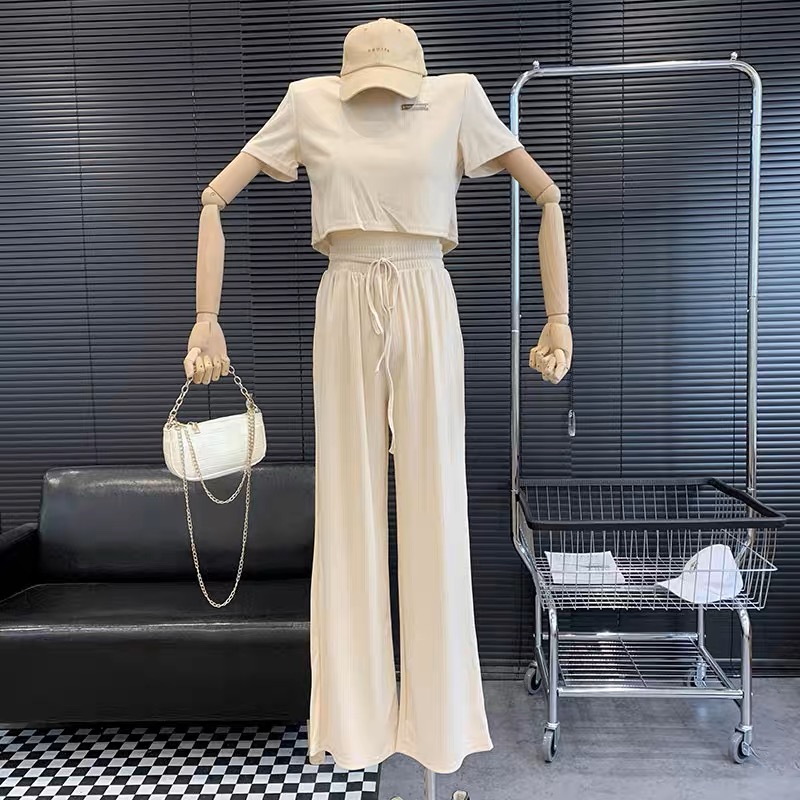 Free life lounge set image