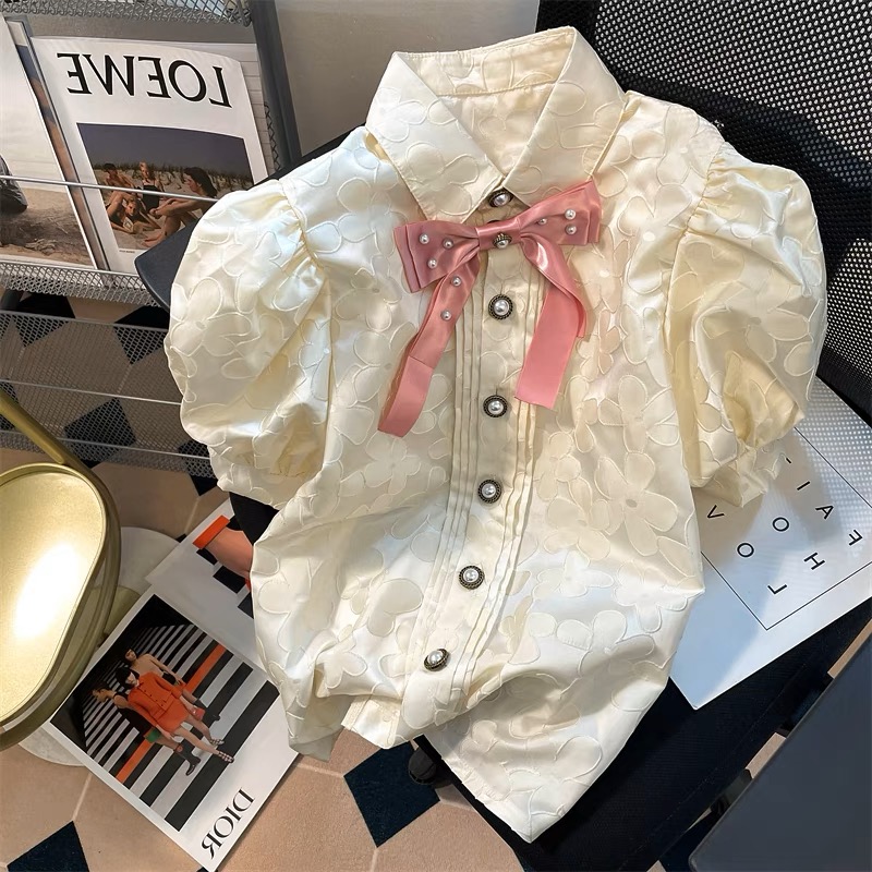 Pretty and provocative blouse BE147 image