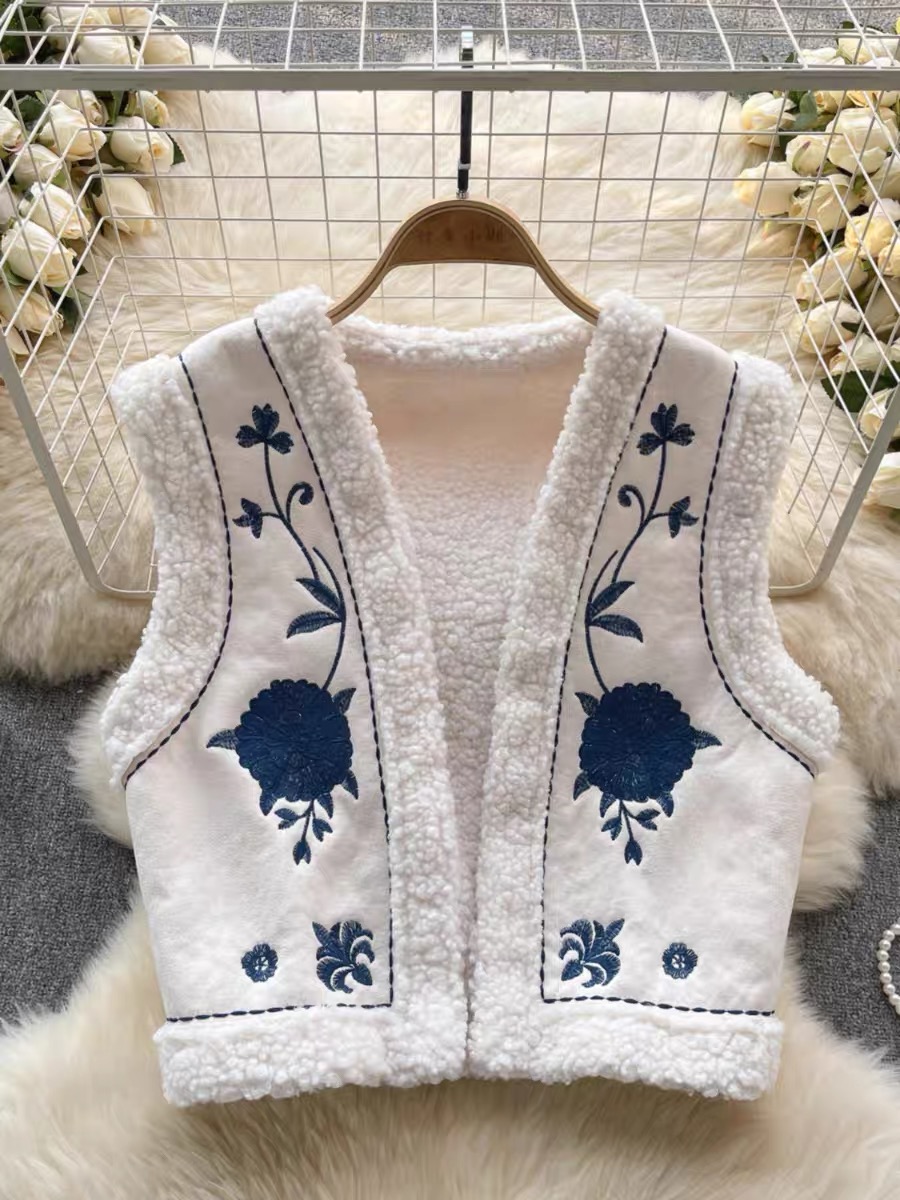 Asian babe traditional vest jacket CJ134 image