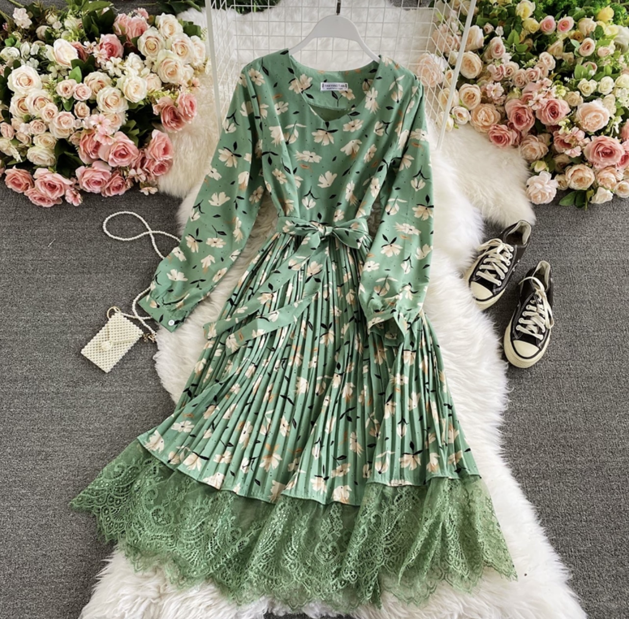 Ex marks the spot lace dress CD174 image