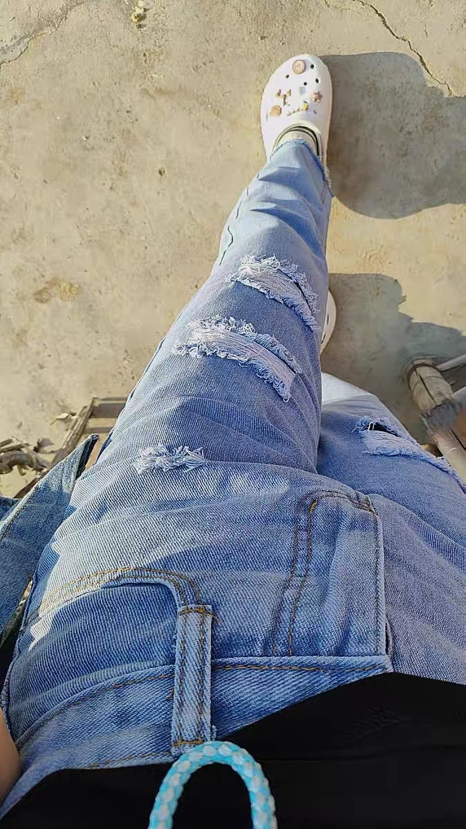 Spaced out ripped boyfriend jeans JDZZ139 images