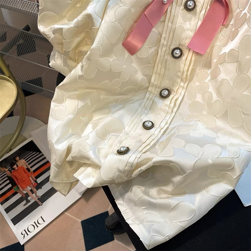 Pretty and provocative blouse BE147 image