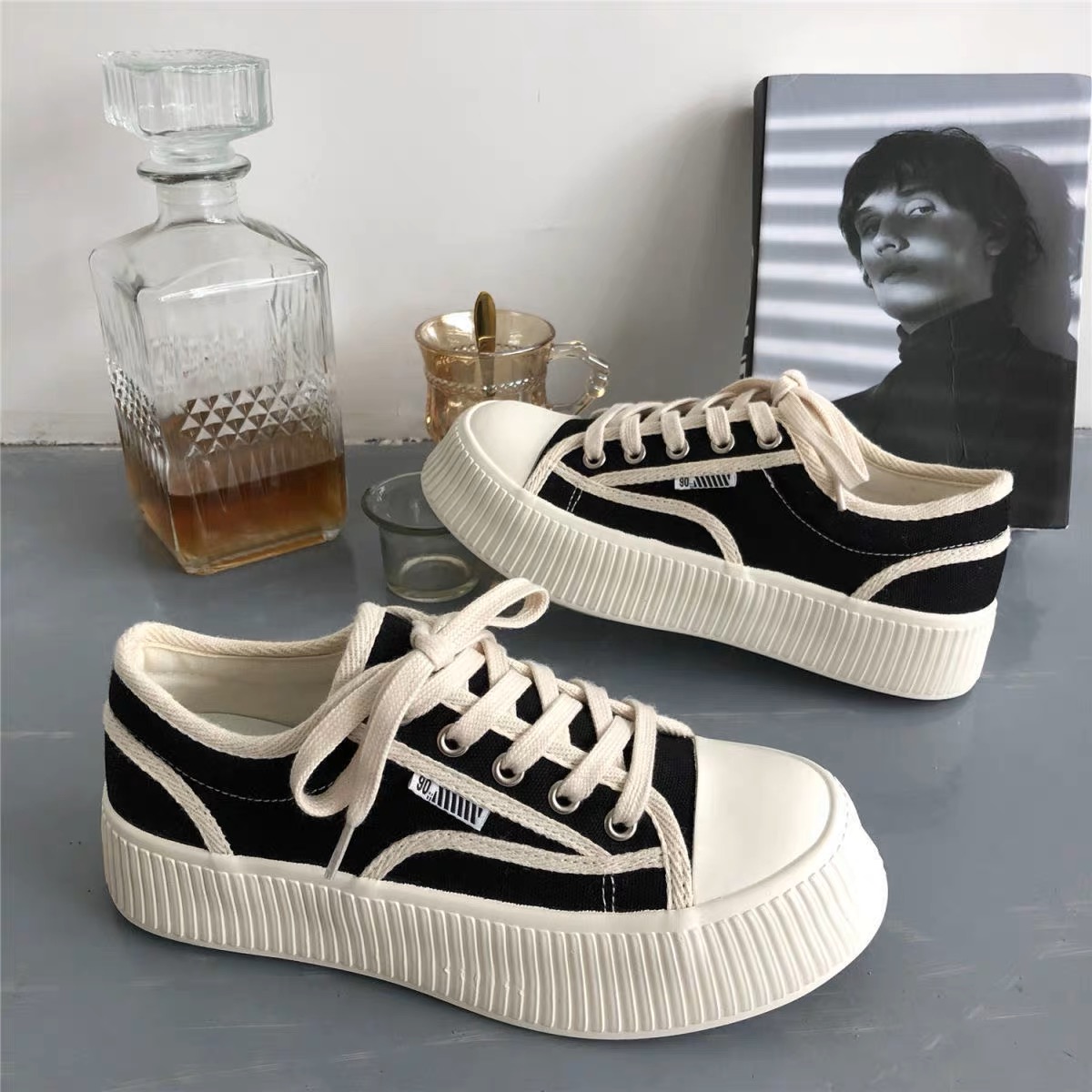 Little little affair sneaks image