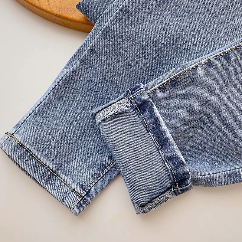 Leaning on fun jeans JDZZ337 images