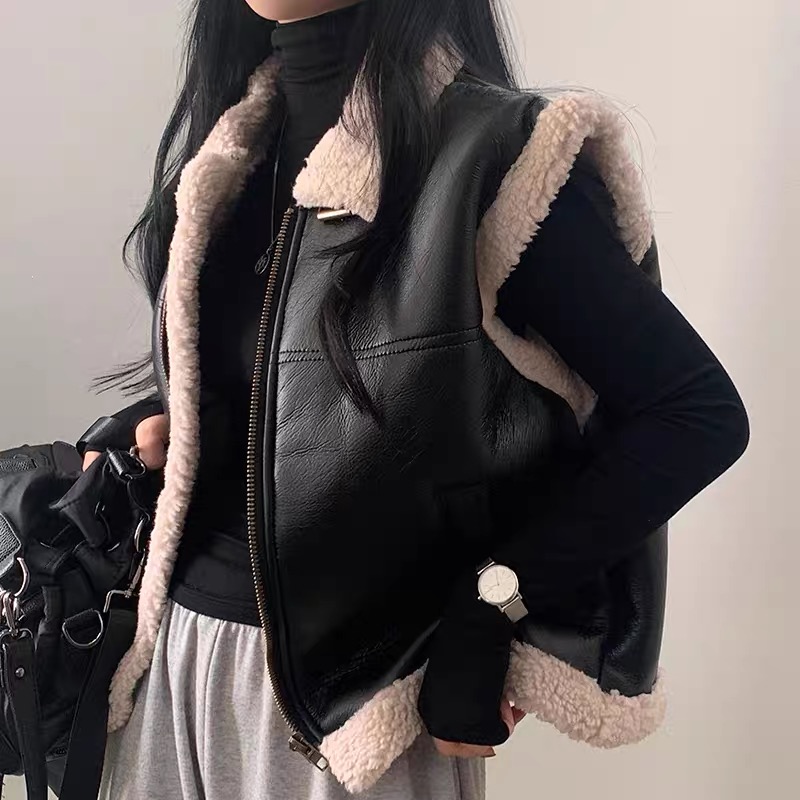 Casual everyday leather meets wool COA151 image