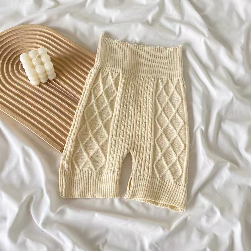 Making comfy moves knitted shorts CP53 image