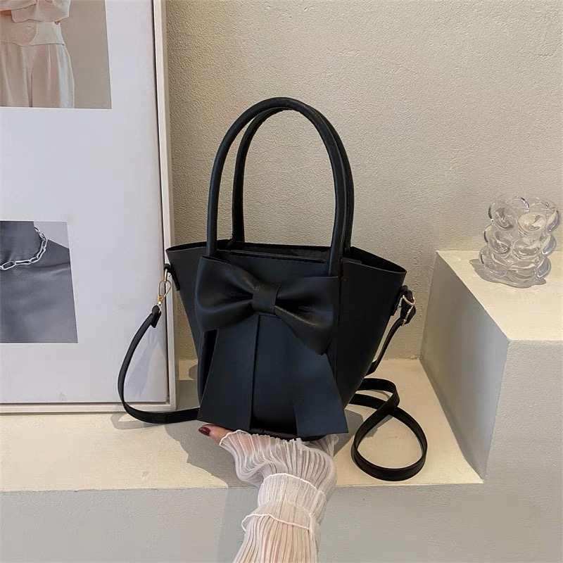 Class over here now bag image