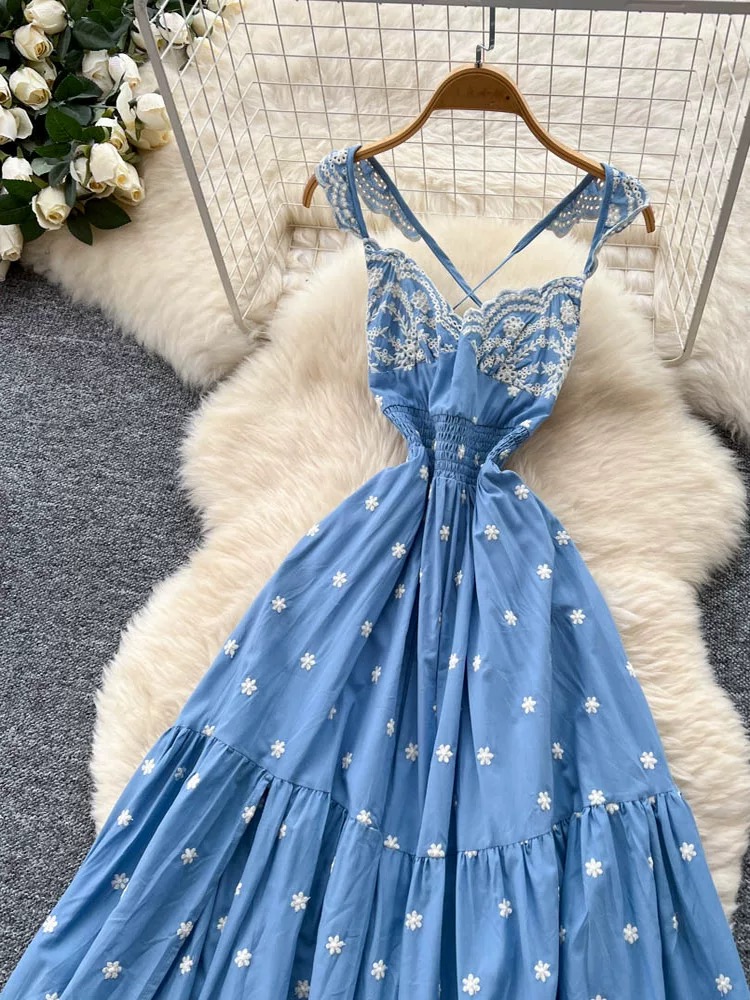 Champagne kisses dress CD617 image