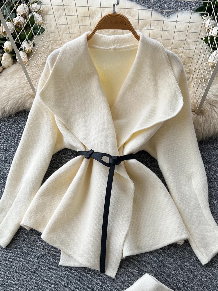 Influential babe set STP115 images