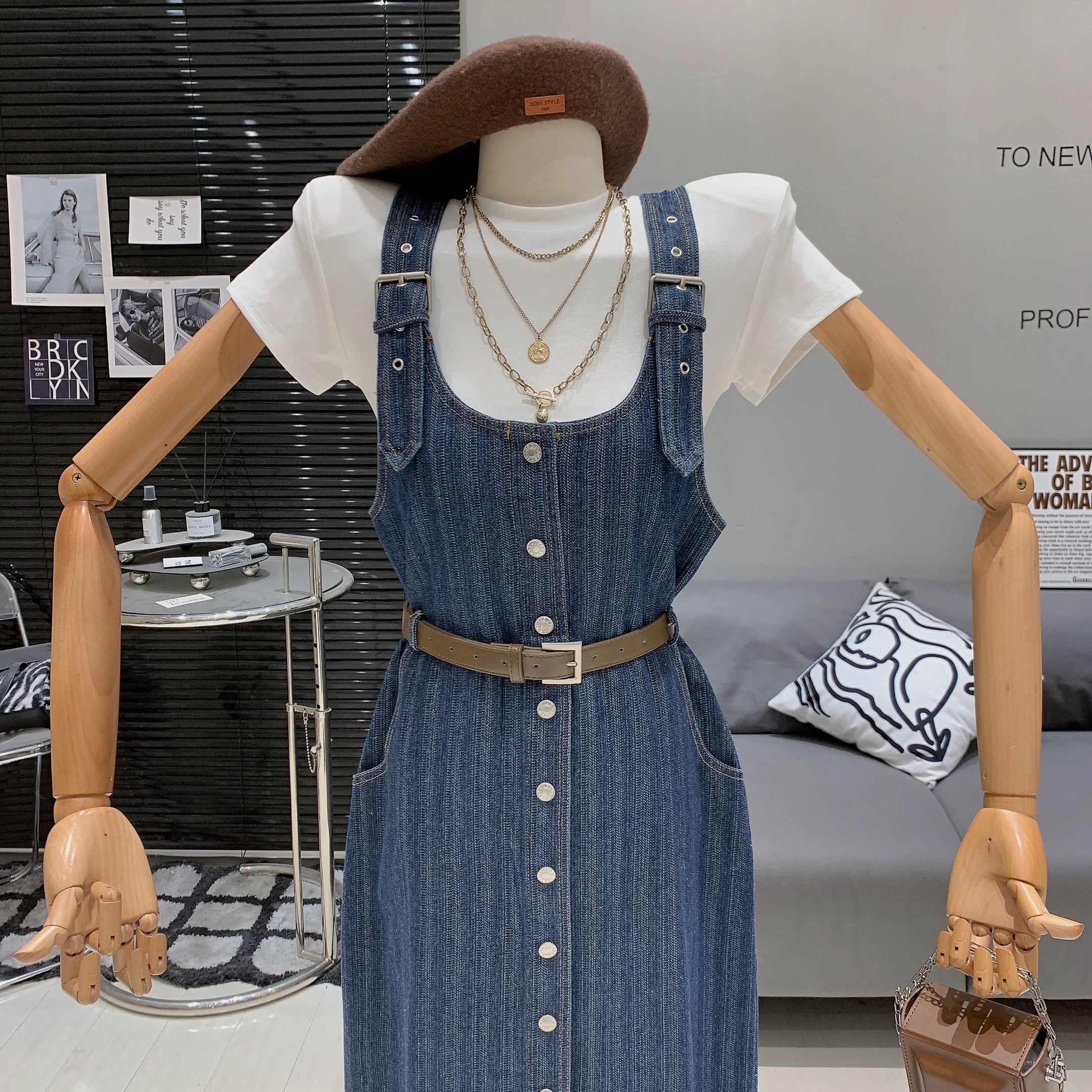 Barbie girl dress & belt DD121 image