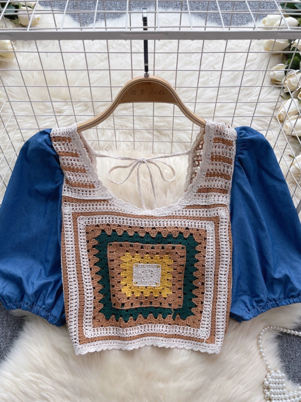 Let the light in top KTO158