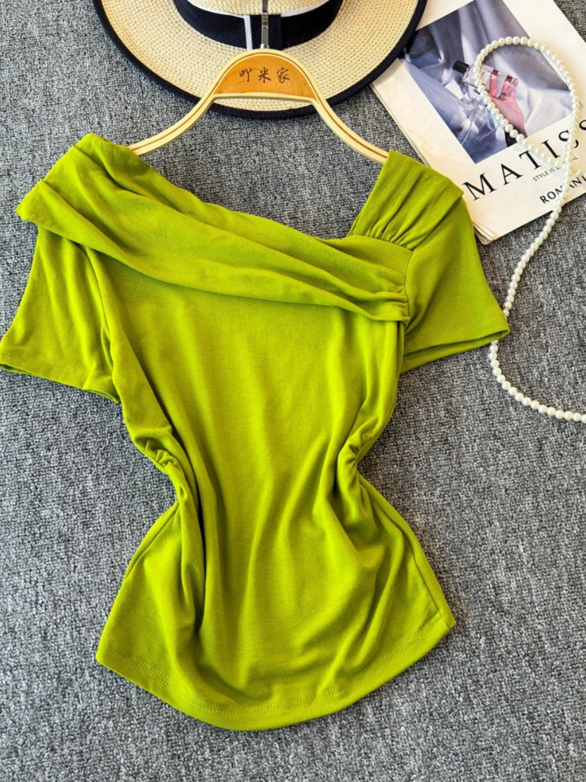 Living in paradise top CTO474