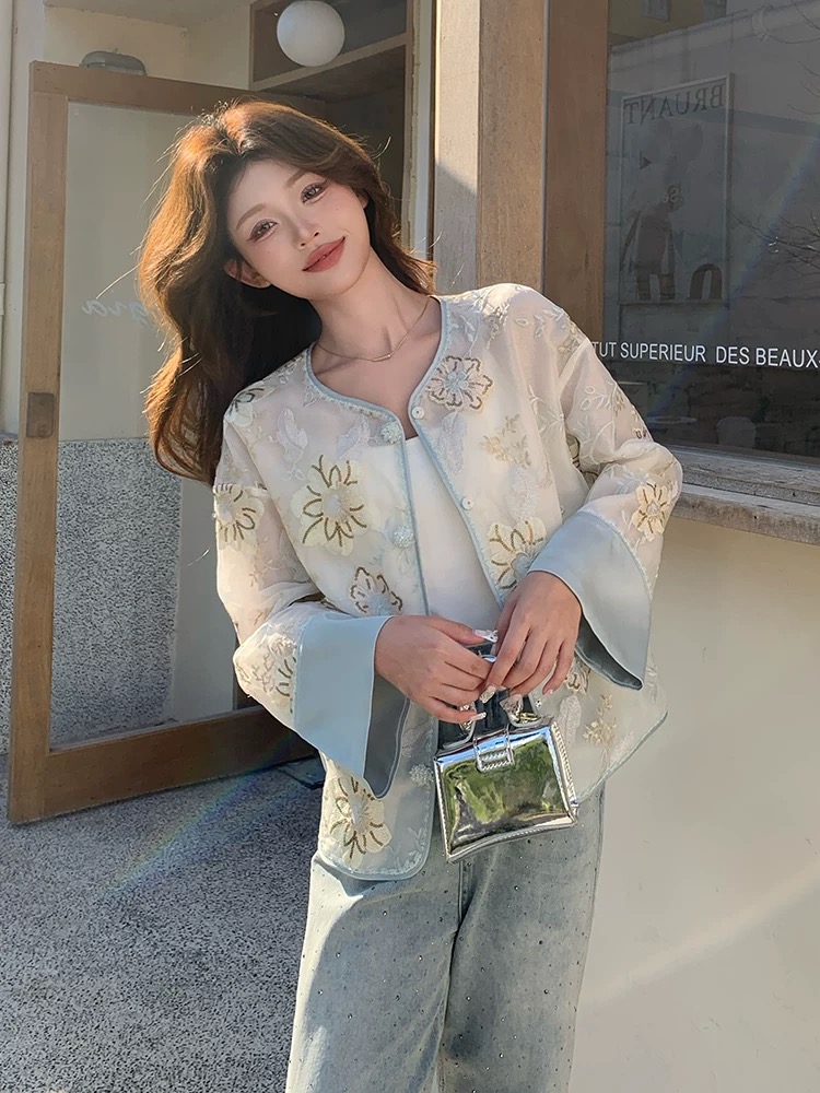 Lost in Paris top CTO1101 image