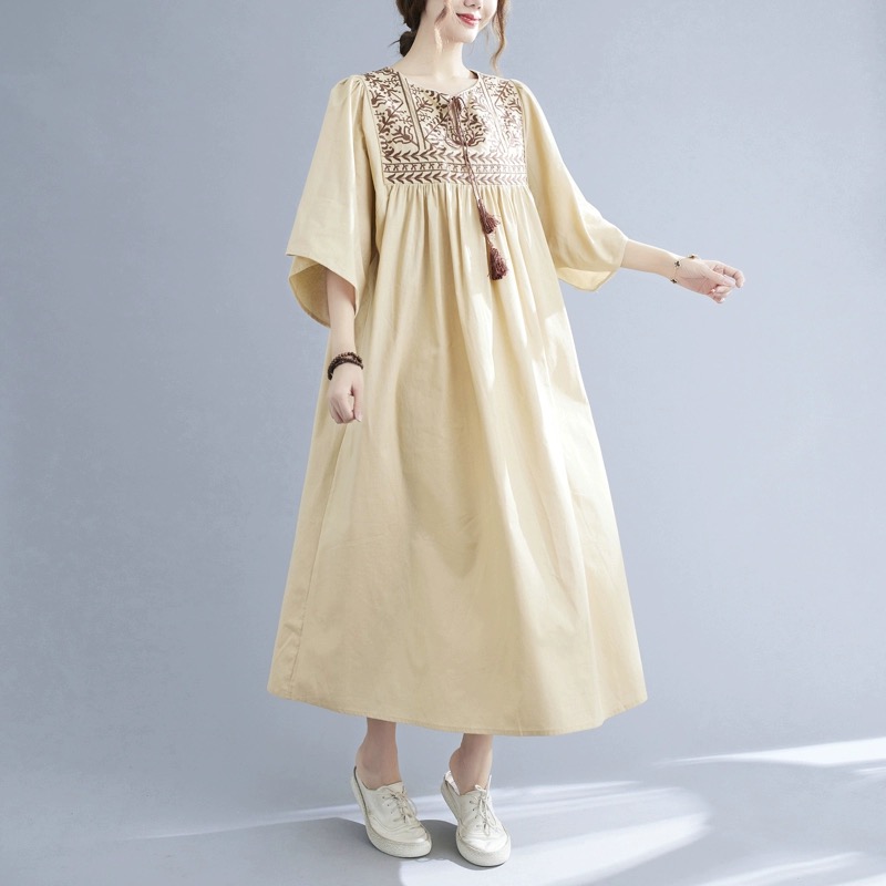 Easy glow embroidery dress CD1320 image