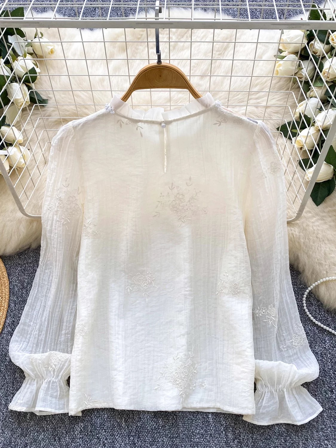 On command blouse BE443 image