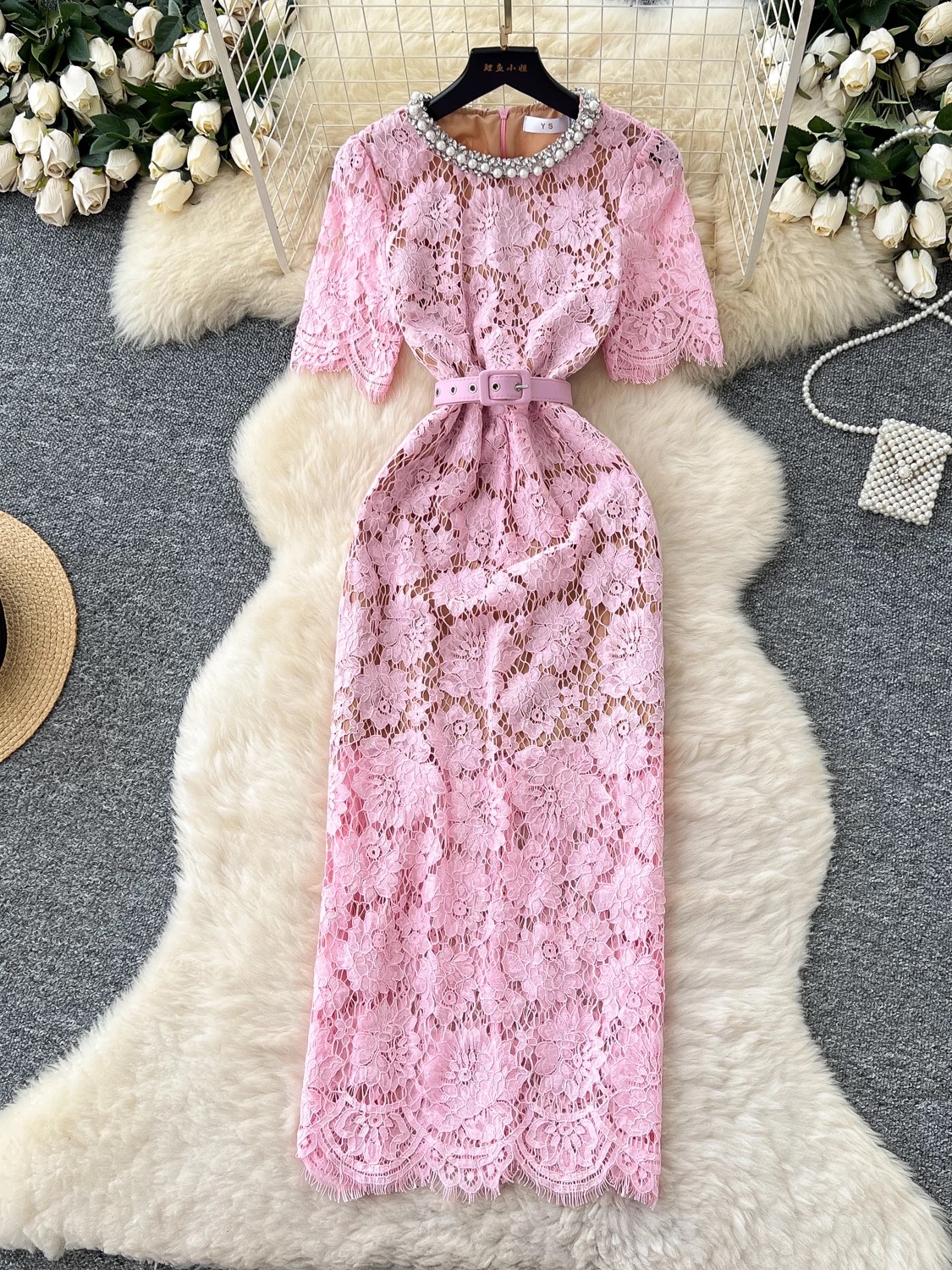 Grab a glass lace dress FBC298