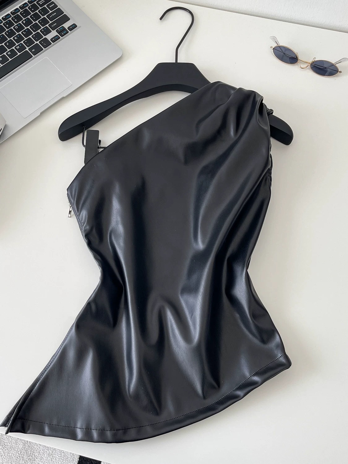 Queen of the parties leather top CTO1029 image