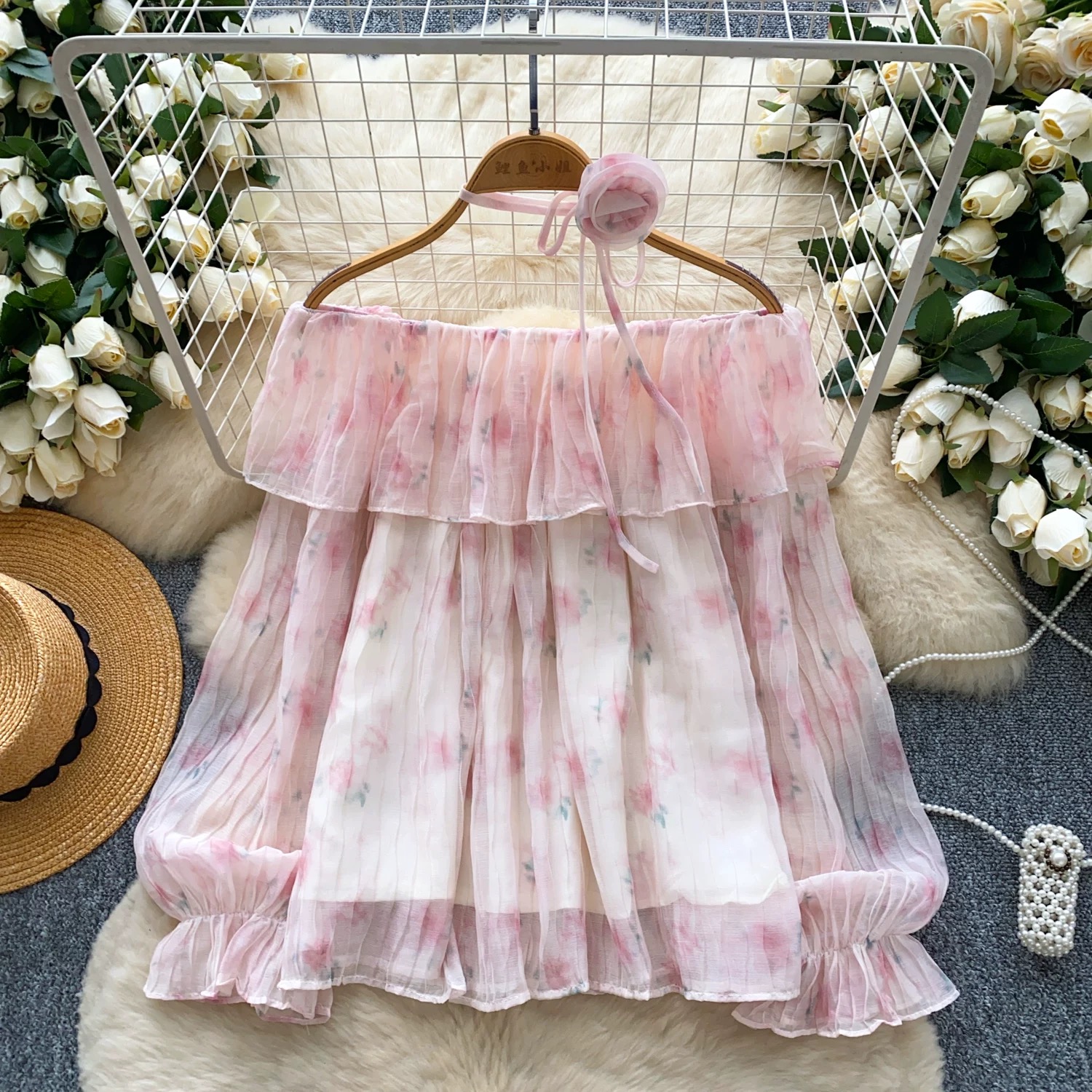 Born for the spotlight top CTO928 images